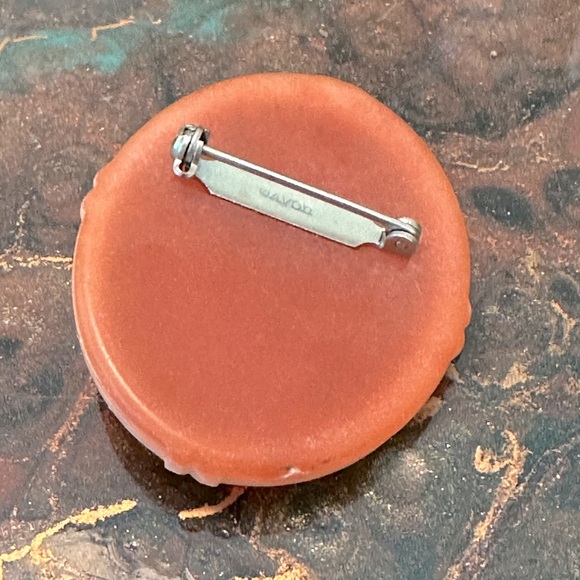 Vintage Avon Floral Cameo Brooch/Pin Victorian Style Flower Bouquet w/Bow Coral - Picture 10 of 13